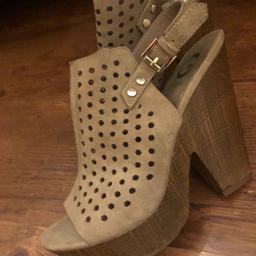 Shoes - Picture 2 of 5